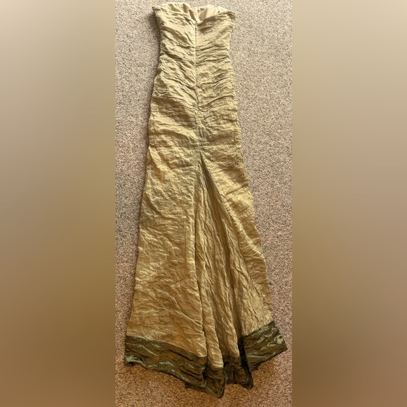 Nicole Miller Signature Metal Techno Trumpet Gown. Size 2 - Picture 2 of 4